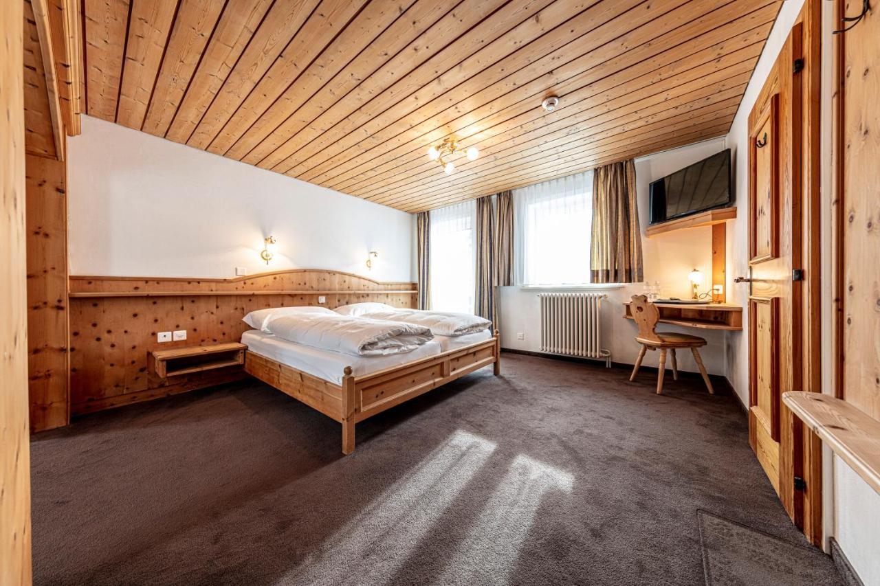 Hotel Filli Scuol Esterno foto