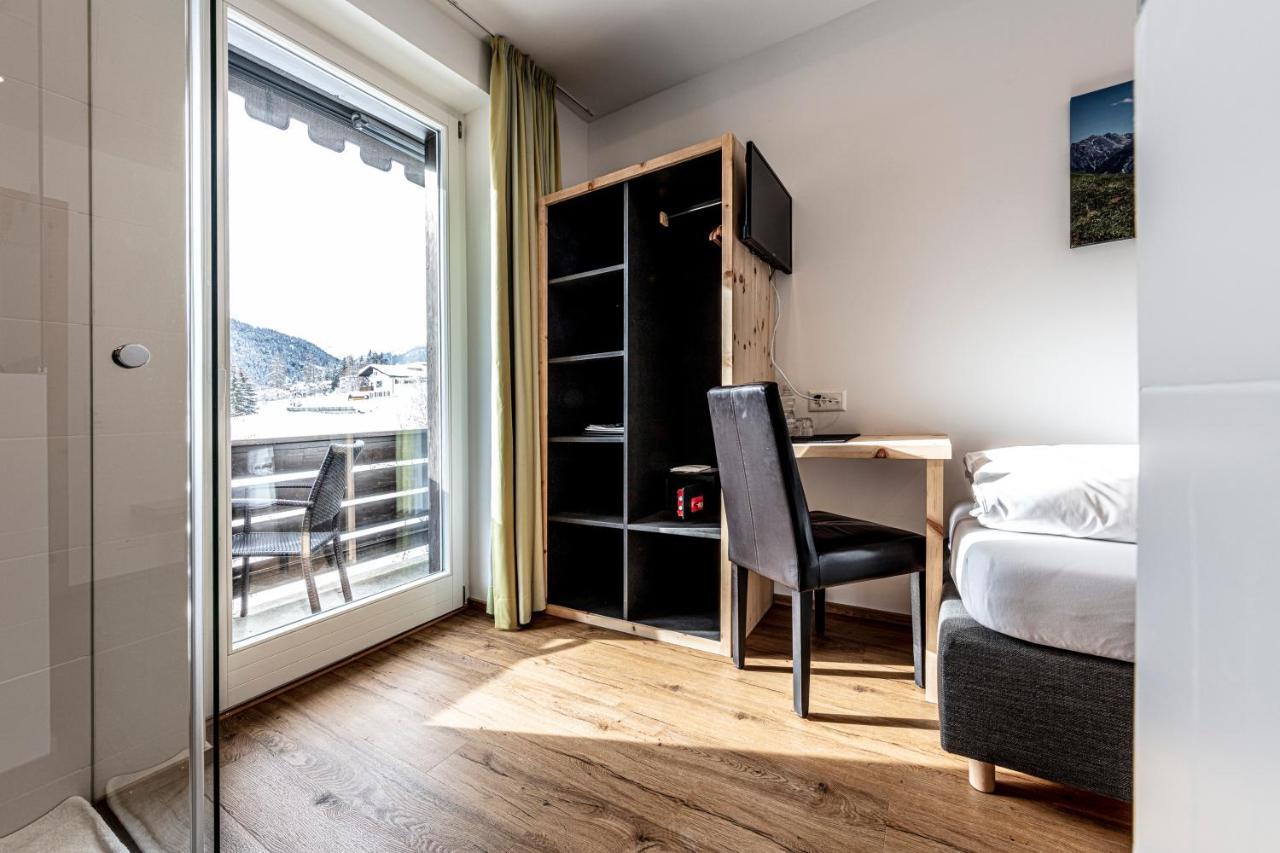 Hotel Filli Scuol Esterno foto