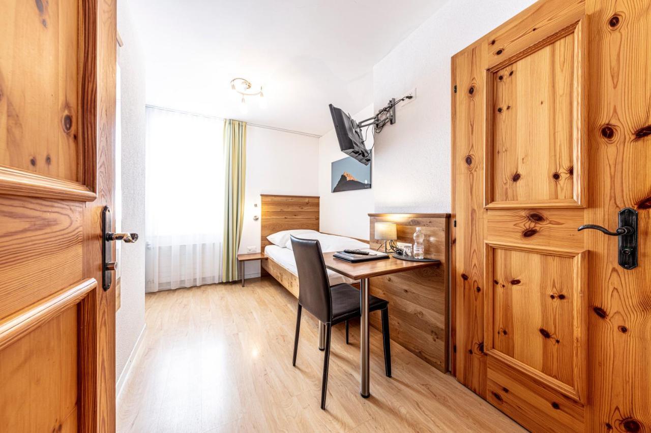 Hotel Filli Scuol Esterno foto