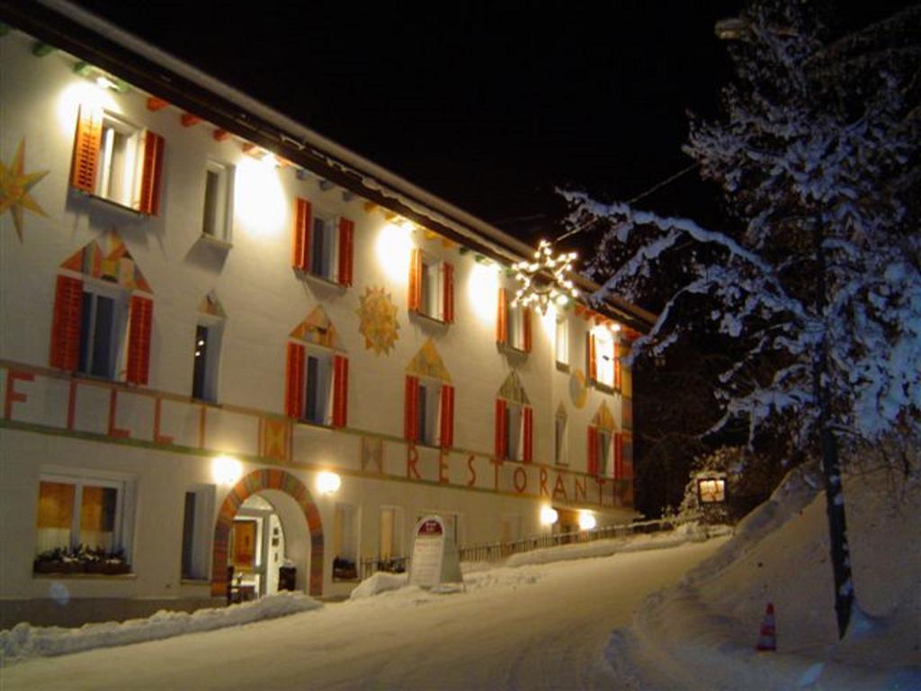 Hotel Filli Scuol Esterno foto