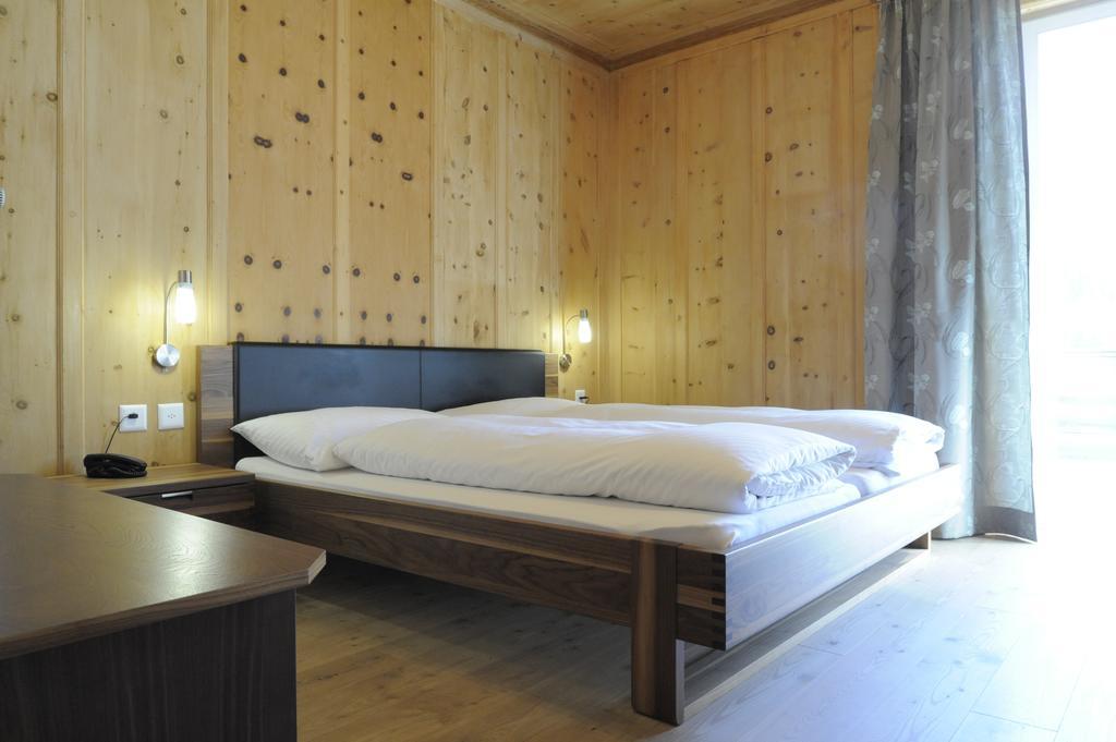 Hotel Filli Scuol Esterno foto